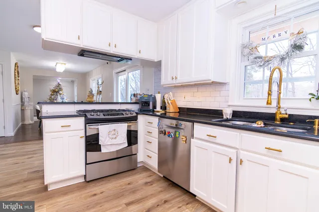 $925,000 | 2323 Rosedown Drive, Reston, VA 20191