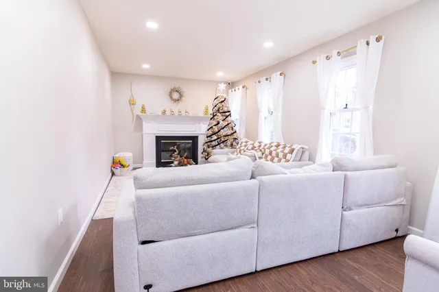 $925,000 | 2323 Rosedown Drive, Reston, VA 20191