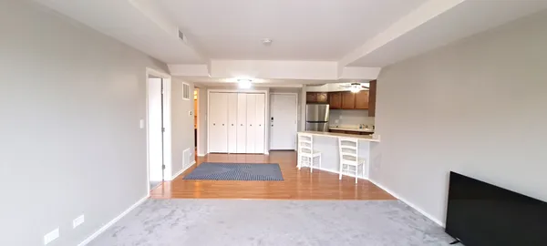 $1,300 | 6337 Roosevelt Road, Unit 202, Berwyn, IL 60402
