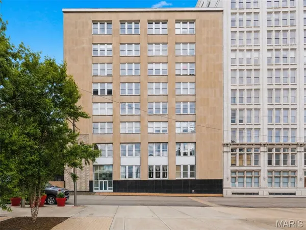 $185,000 | 1511 Locust Street, Unit 805, St. Louis, MO 63103