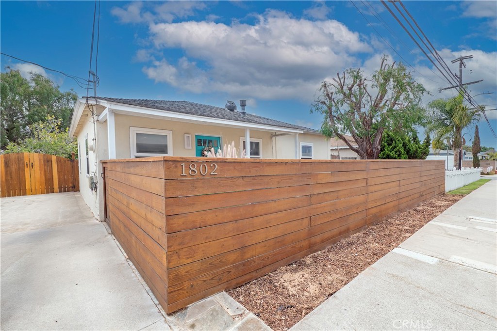 1802 Rindge Lane Redondo Beach, CA 90278 - Photo 7 of 62 Gallery Image 7