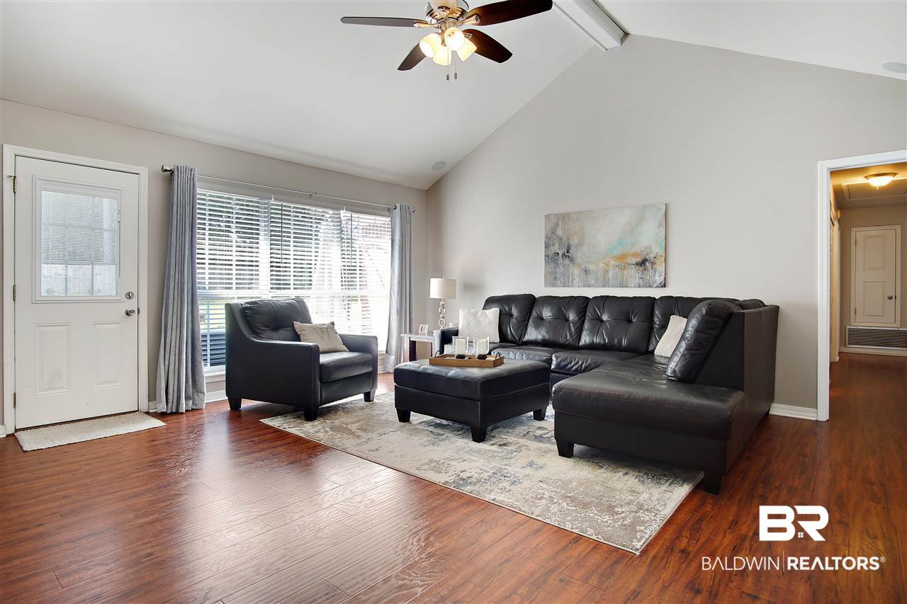 6117 Lindholm Drive South Mobile, AL 36693 - Photo 3 of 32