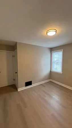 $2,100 | 4835 Hull Street, Unit 1E, Skokie, IL 60077