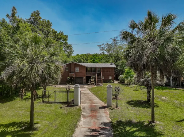 $399,400 | 891 Choctawhatchee River Road, Ponce de Leon, FL 32455