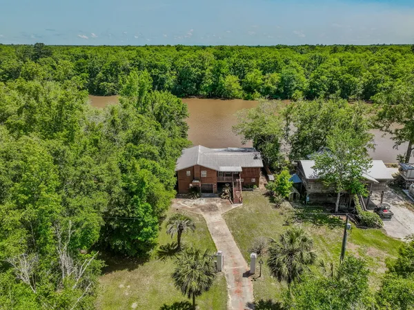 $399,400 | 891 Choctawhatchee River Road, Ponce de Leon, FL 32455