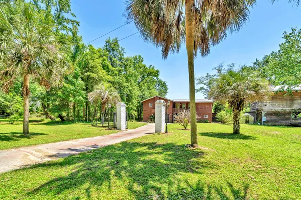 $399,400 | 891 Choctawhatchee River Road, Ponce de Leon, FL 32455