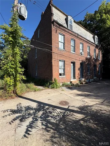 $345,000 | 1418 Bremen Avenue, Unit R, St. Louis, MO 63107