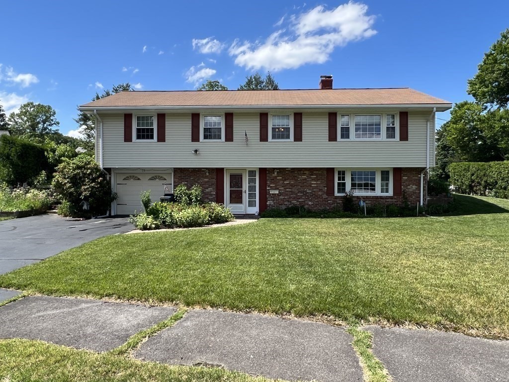 52 Crest Road Framingham, MA 01702 - Photo 13 of 39 Gallery Image 13