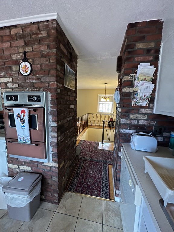 52 Crest Road Framingham, MA 01702 - Photo 20 of 39 Gallery Image 20