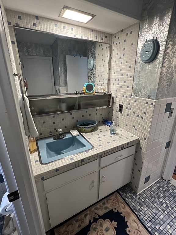 52 Crest Road Framingham, MA 01702 - Photo 25 of 39 Gallery Image 25