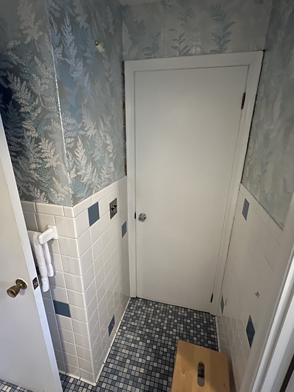 52 Crest Road Framingham, MA 01702 - Photo 26 of 39 Gallery Image 26