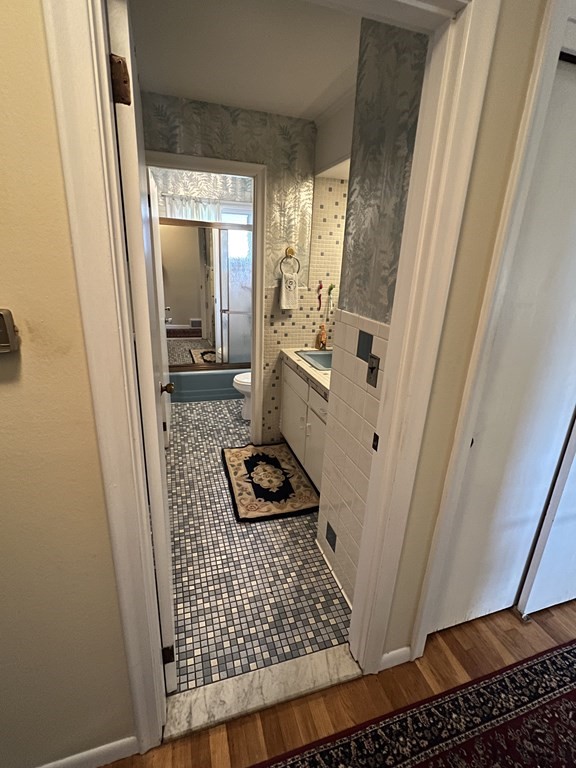 52 Crest Road Framingham, MA 01702 - Photo 27 of 39 Gallery Image 27