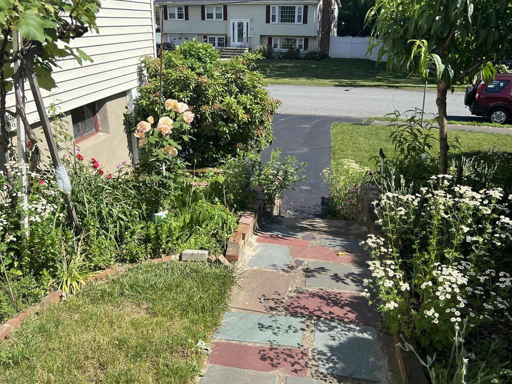 52 Crest Road Framingham, MA 01702 - Photo 35 of 39 Gallery Image 35