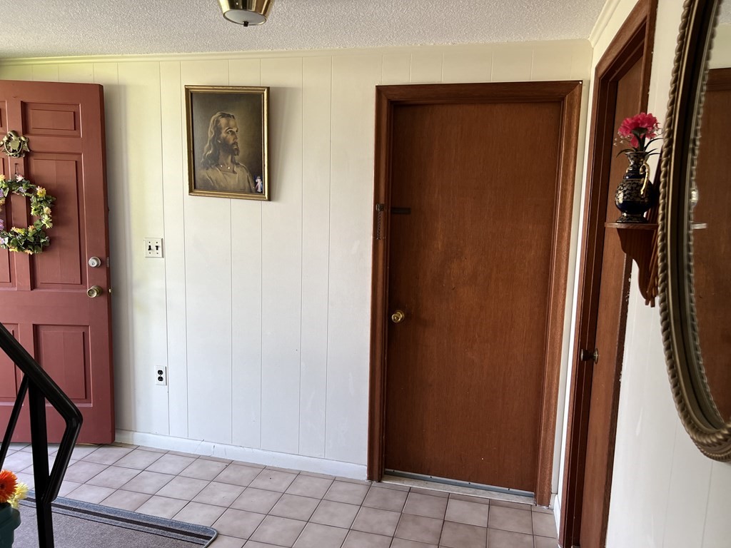 52 Crest Road Framingham, MA 01702 - Photo 37 of 39 Gallery Image 37