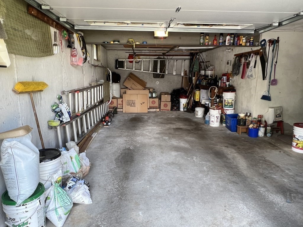 52 Crest Road Framingham, MA 01702 - Photo 6 of 39 Gallery Image 6