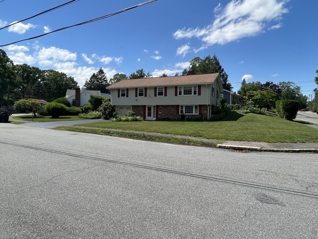 52 Crest Road Framingham, MA 01702 - Photo 7 of 39 Gallery Image 7