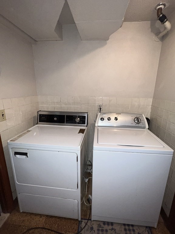 52 Crest Road Framingham, MA 01702 - Photo 10 of 39 Gallery Image 10