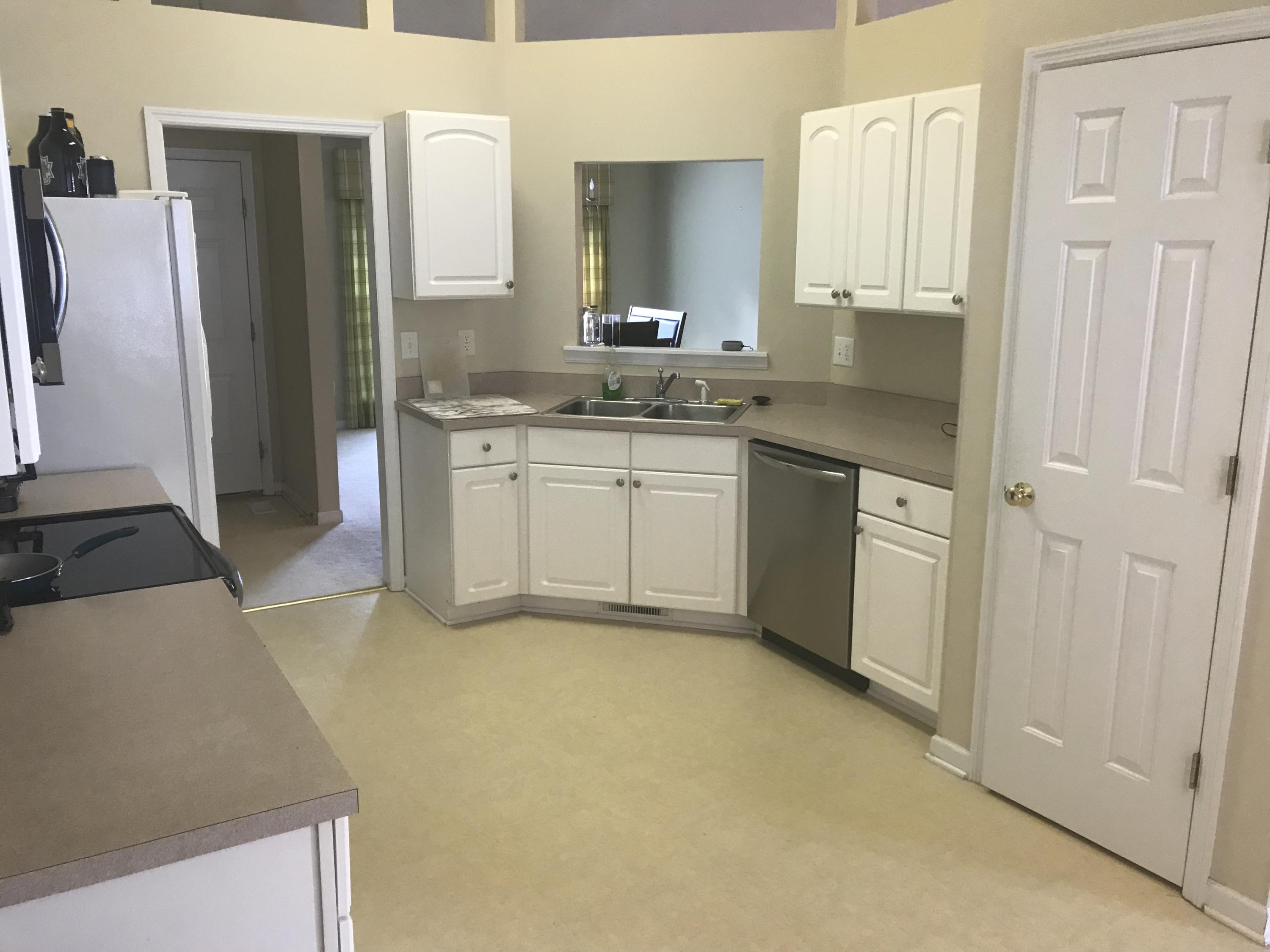 5 Watson Court Pinehurst, NC 28374 - Photo 7 of 16 Kitchen