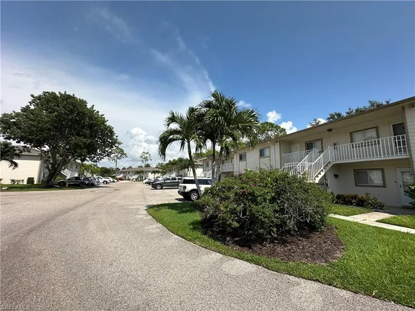 $1,850 | 2395 Naples Trace Circle, Unit 6, Naples, FL 34109