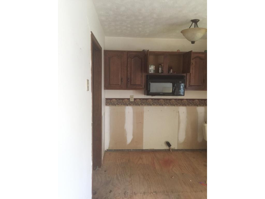 106 Hart Road, Unit 2 Elizabethton, TN 37643 - Photo 2 of 10 Photo 2