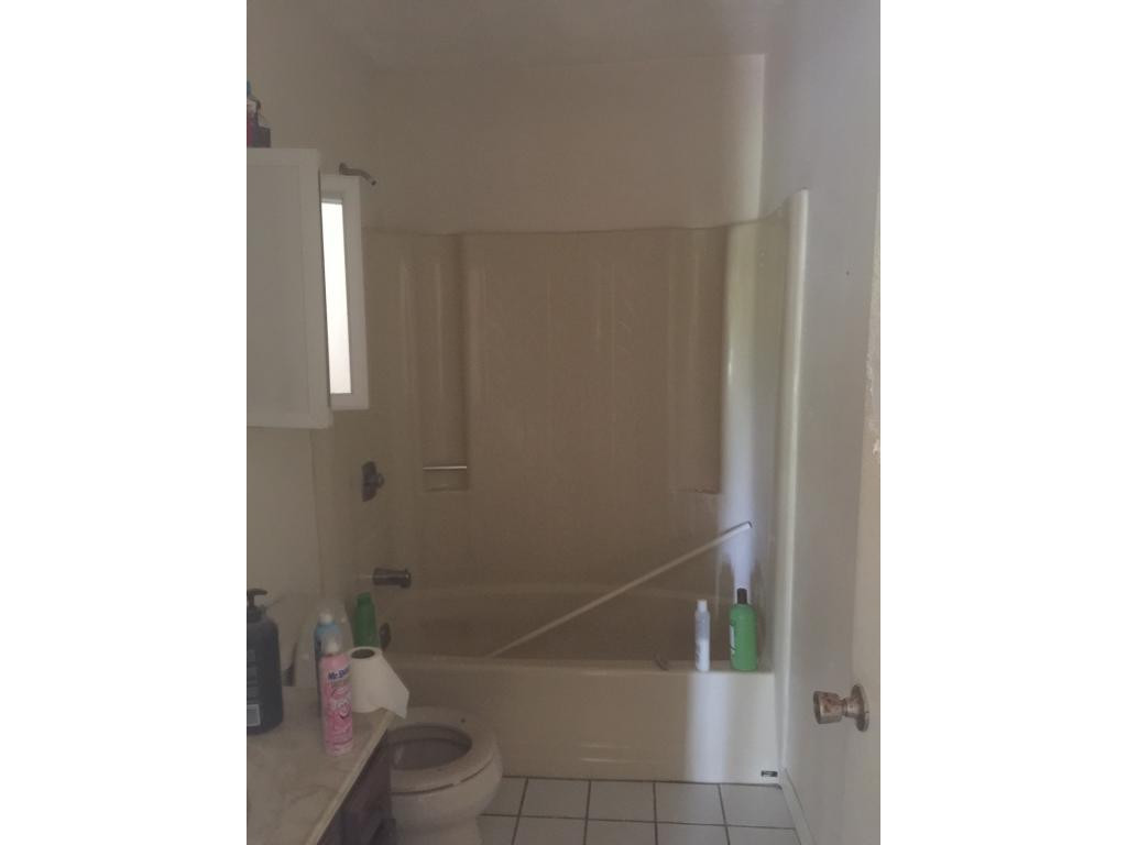 106 Hart Road, Unit 2 Elizabethton, TN 37643 - Photo 6 of 10 Photo 6