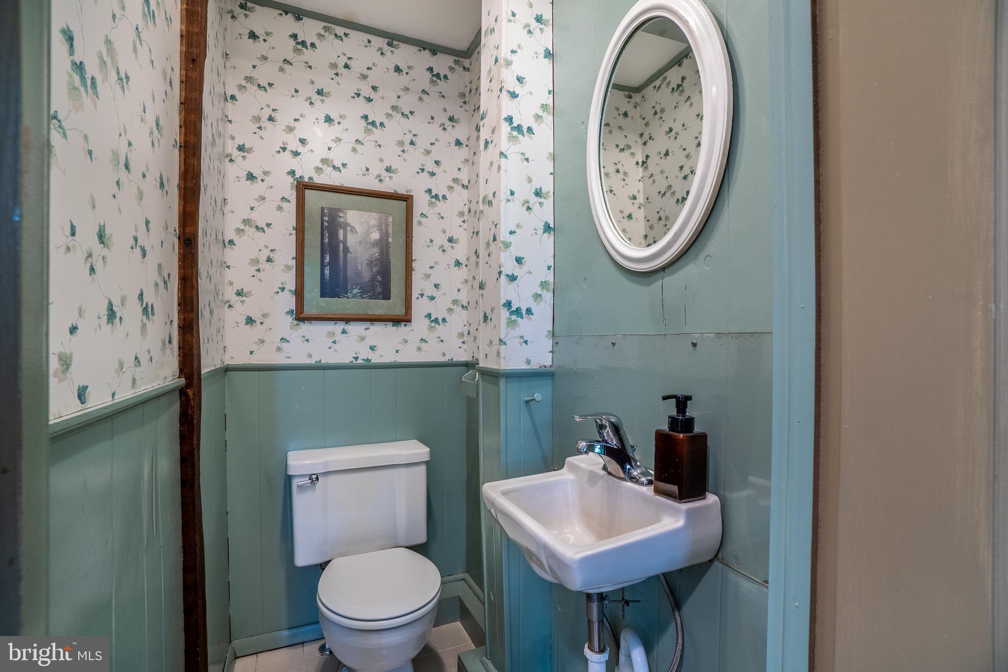 1446 Conestoga Road Chester Springs, PA 19425 - Photo 11 of 37 Powder Room