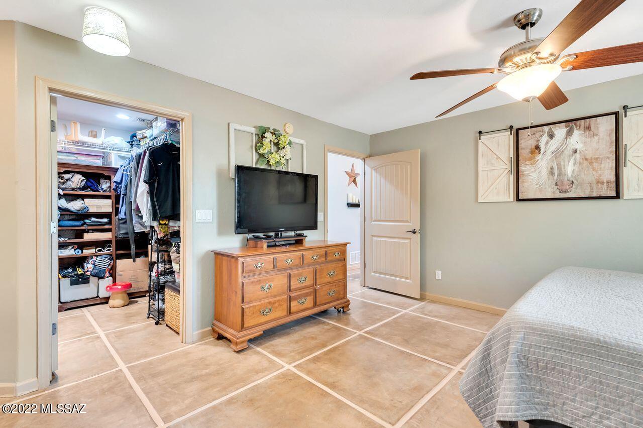 3950 West Mossman Road Tucson, AZ 85746 - Photo 16 of 36 Gallery Image 16