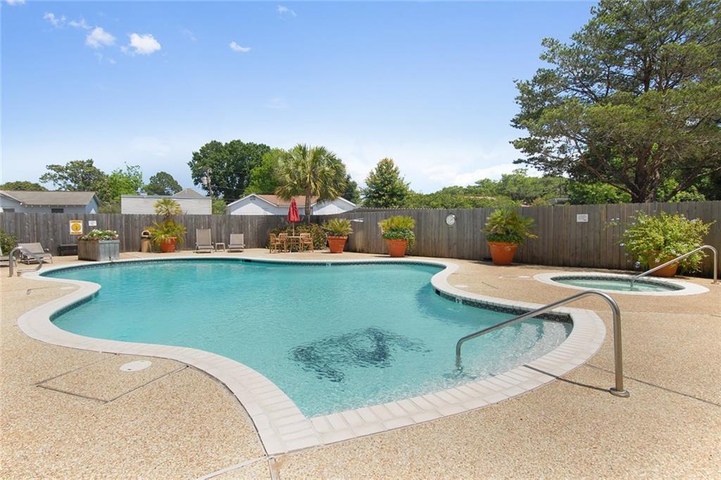 401 Metairie Road, Unit PH30 Metairie, LA 70005 - Photo 11 of 12