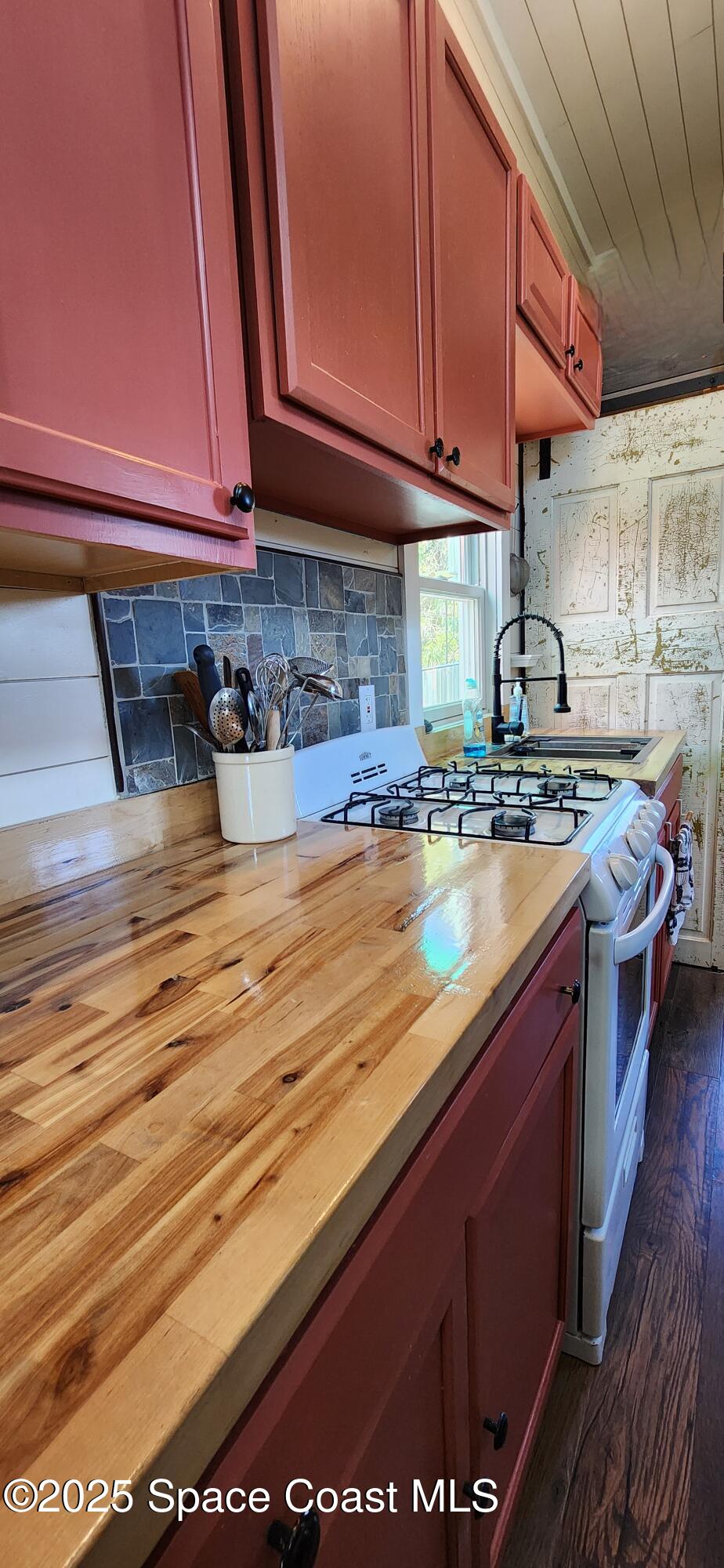 232 Flamingo Drive Cocoa, FL 32926 - Photo 3 of 14 kitchen