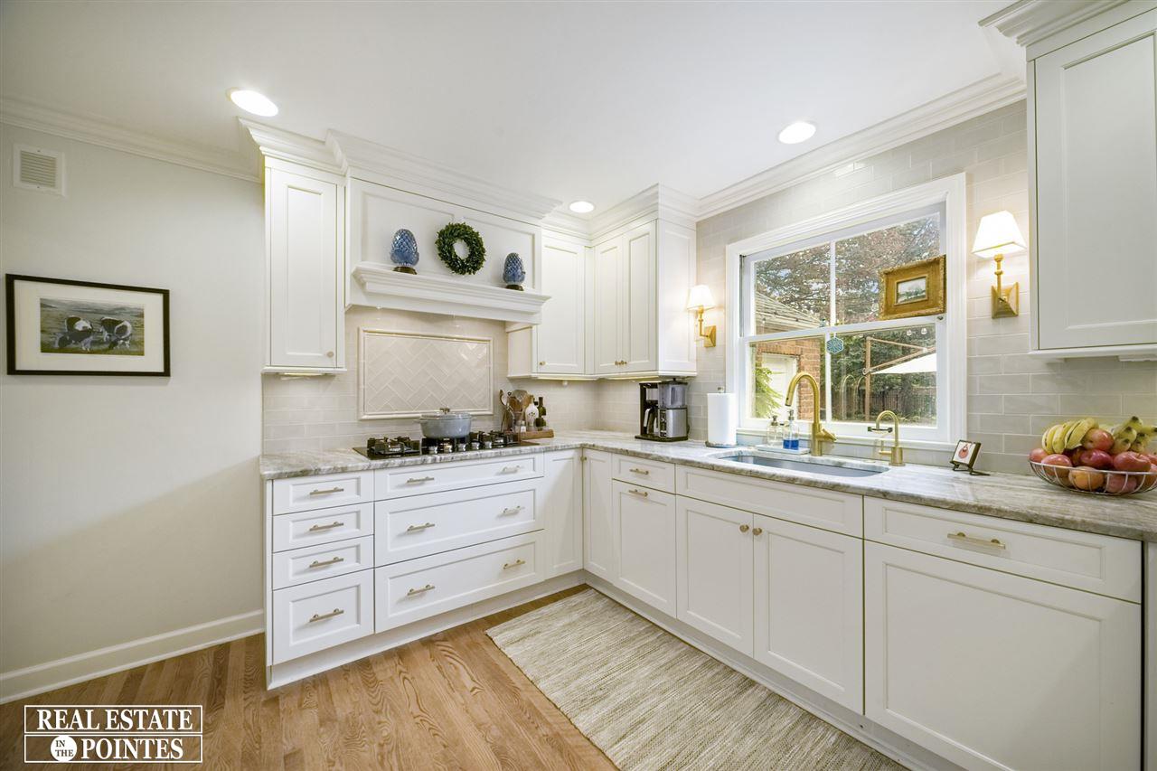 136 Moran Road Grosse Pointe Farms, MI 48236 - Photo 14 of 51