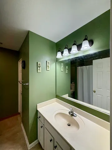 $430,000 | 601 Greystone Lane, Bolingbrook, IL 60440