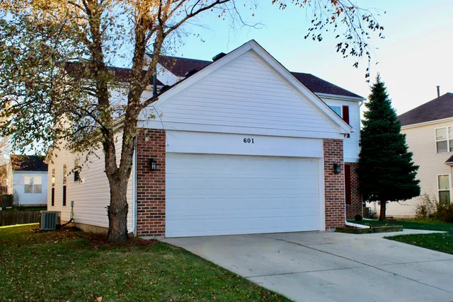 $430,000 | 601 Greystone Lane, Bolingbrook, IL 60440