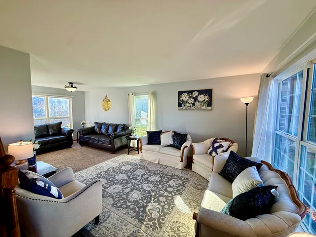 $430,000 | 601 Greystone Lane, Bolingbrook, IL 60440