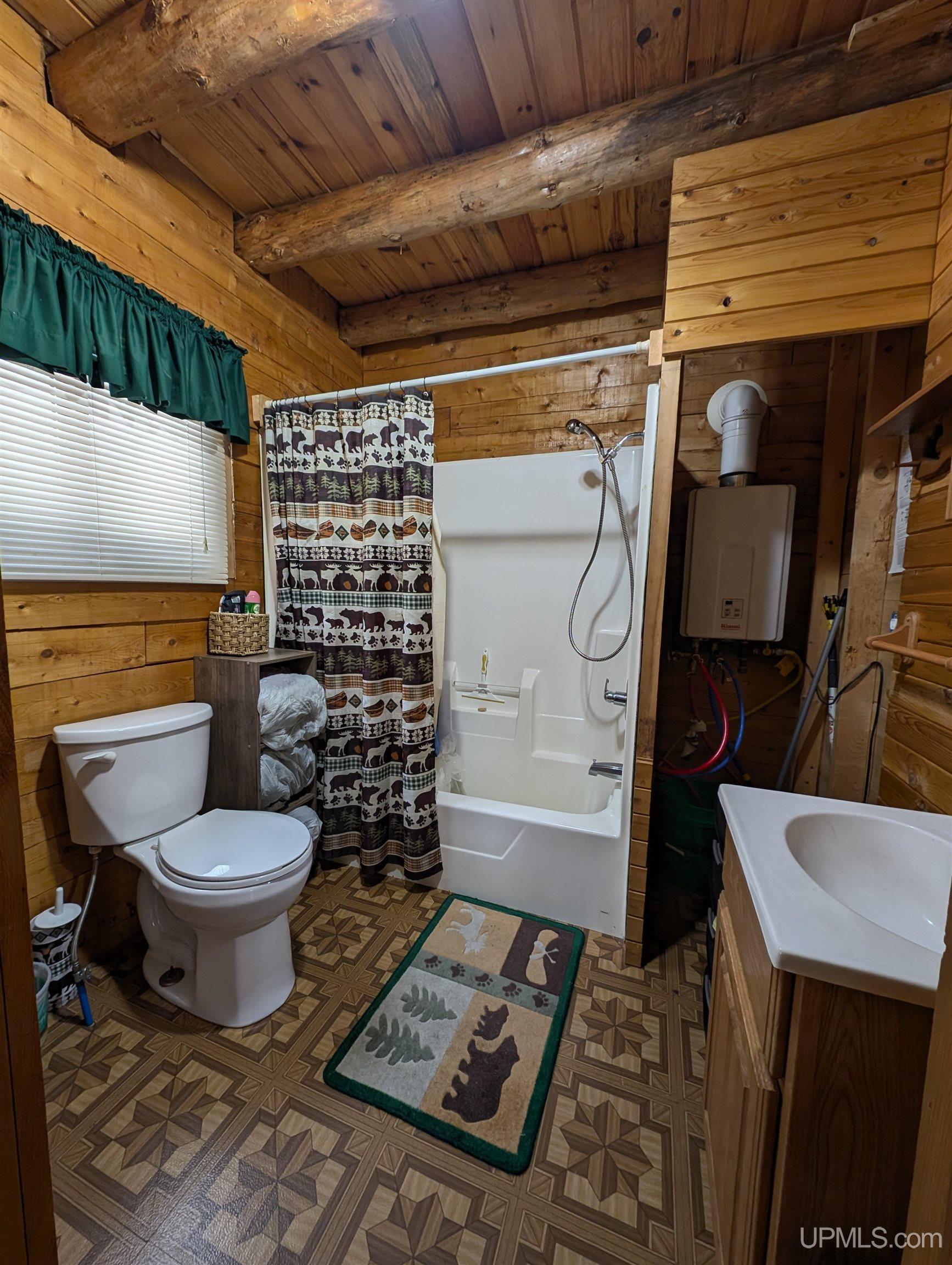 12237 33 Road Wetmore, MI 49895 - Photo 11 of 40 Gallery Image 11