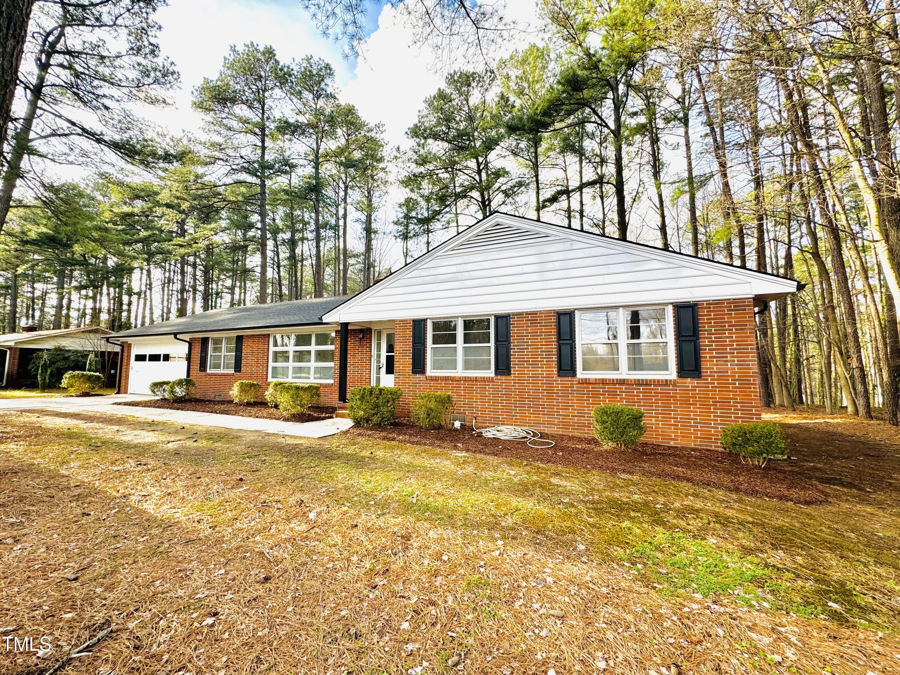 2330 Oxford Road Henderson, NC 27536 - Photo 2 of 27 IMG_8980