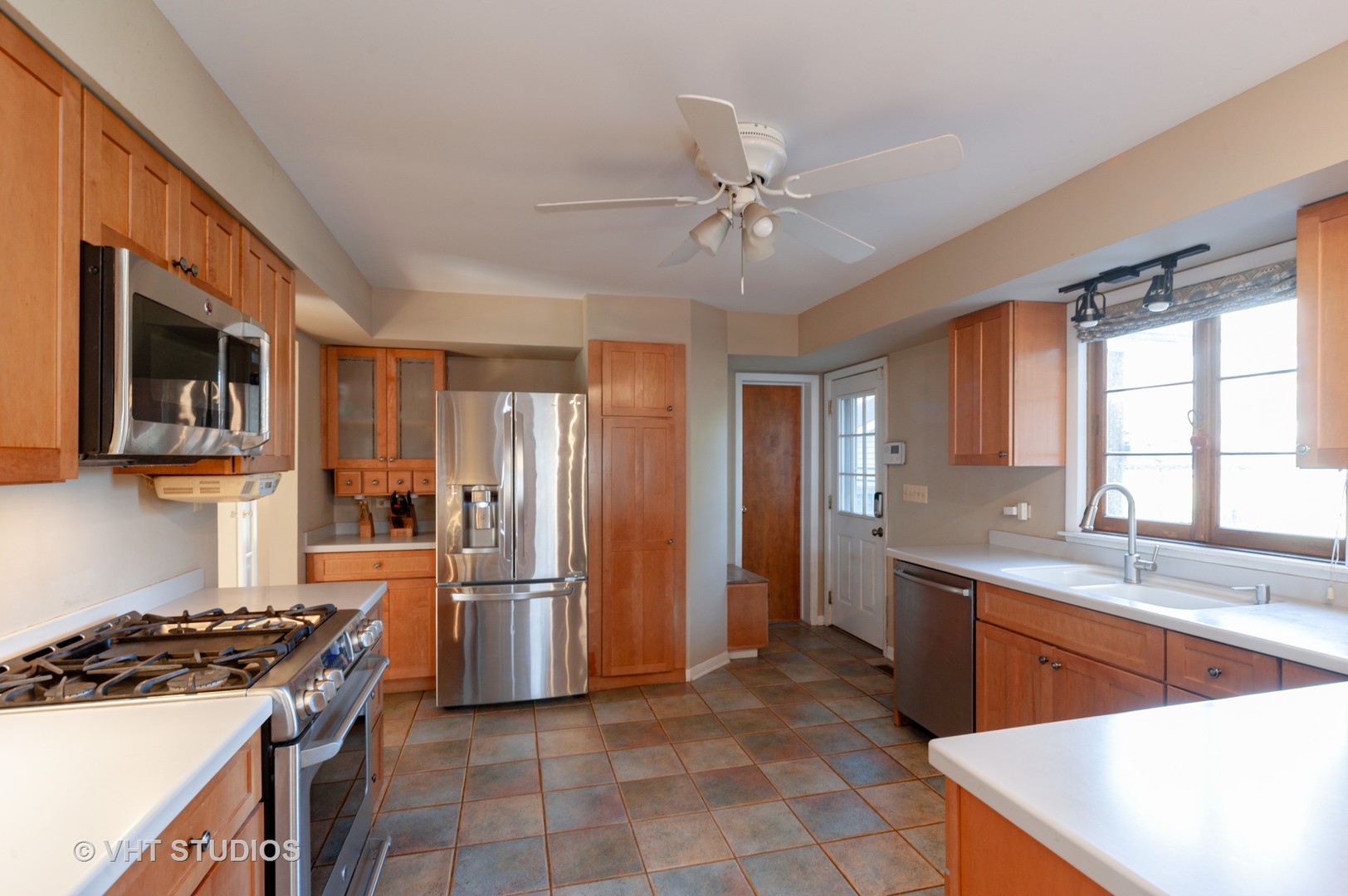 2010 Beechnut Road Northbrook, IL 60062 - Photo 8 of 43