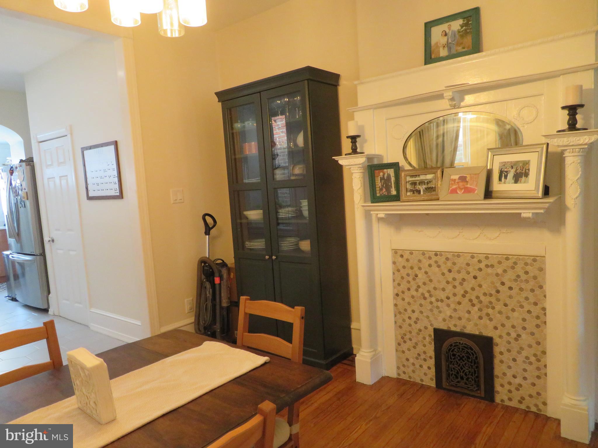 411 Righter Street Philadelphia, PA 19128 - Photo 9 of 36 Dining room