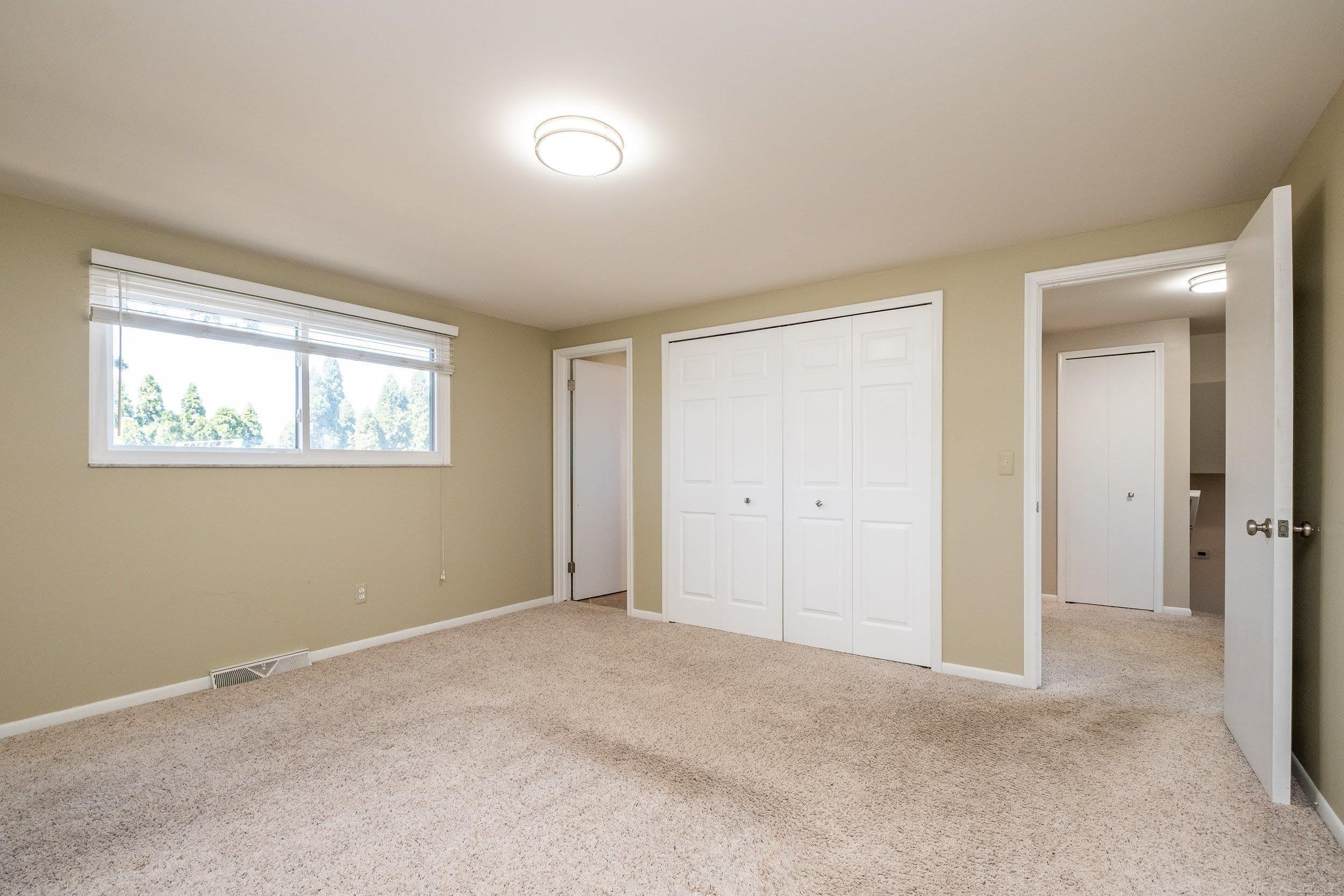 49225 Romeo Plank Road Macomb, MI 48044 - Photo 19 of 32 50171231-5a0cd346-1857-4cbd-b3d3-76147ababa08.JPG