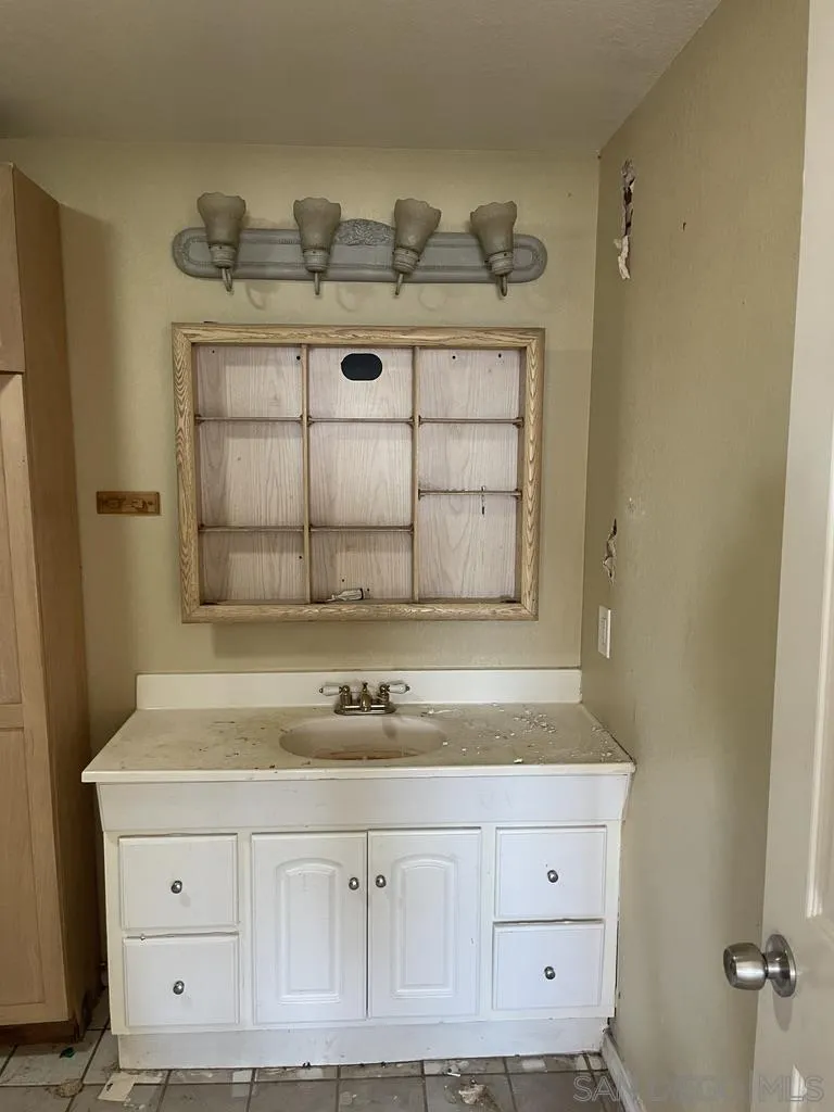 34792 Cedar Road Barstow, CA 92311 - Photo 16 of 26 a view of kitchen sink