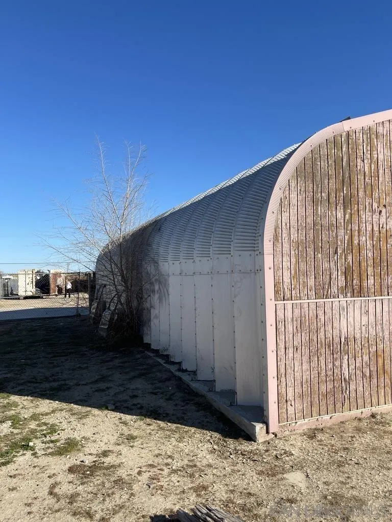 34792 Cedar Road Barstow, CA 92311 - Photo 23 of 26 a view of a backyard
