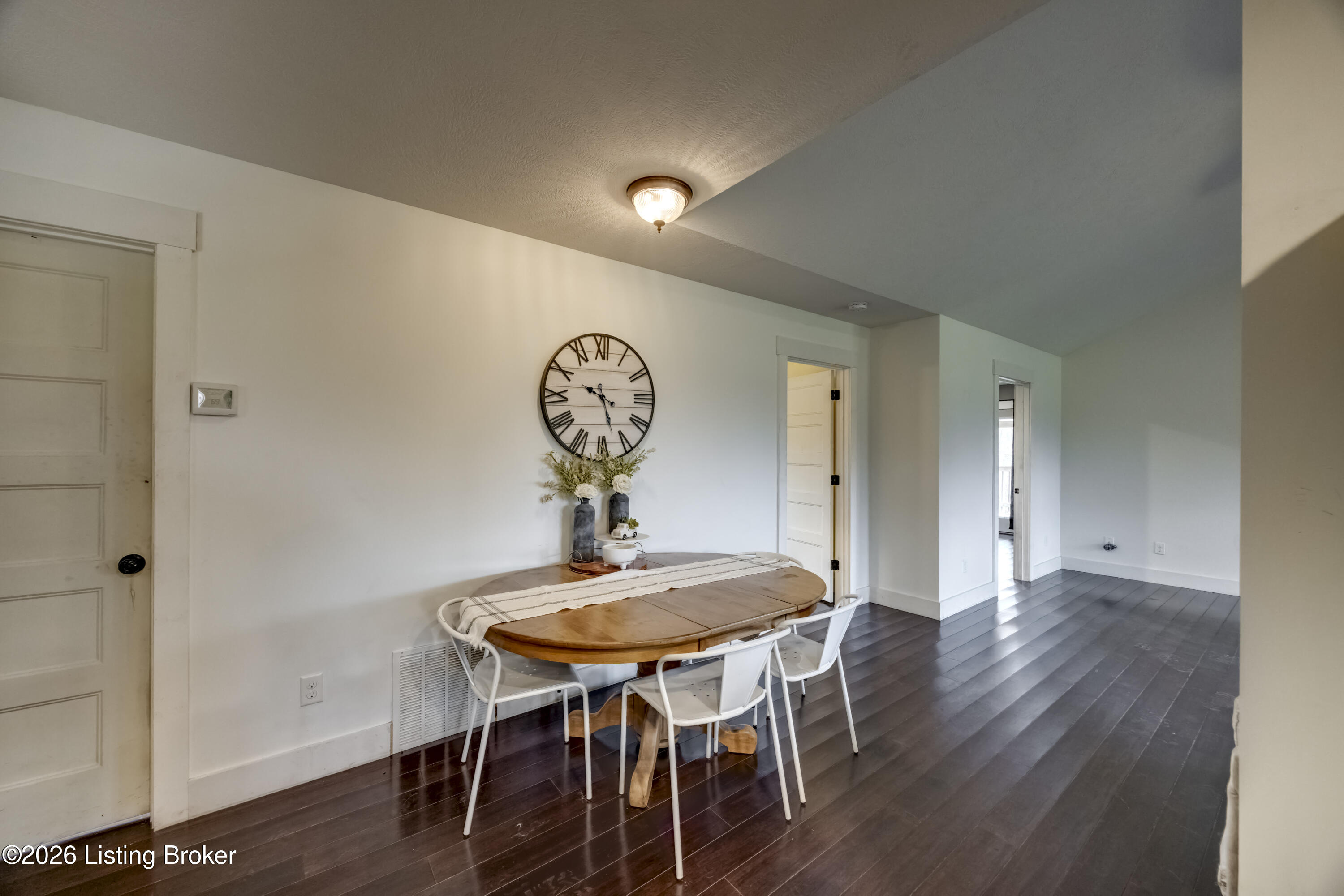 918 Oklahoma Road Bee Spring, KY 42207 - Photo 6 of 38 2Y0A3129-A