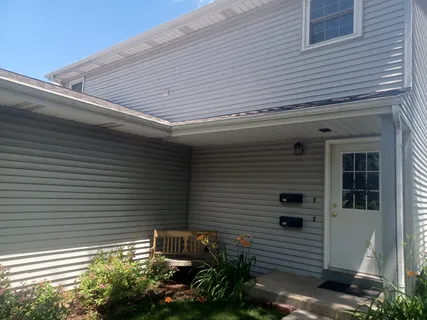 $335,000 | 855-857 Rhodes Street, Woodstock, IL 60098