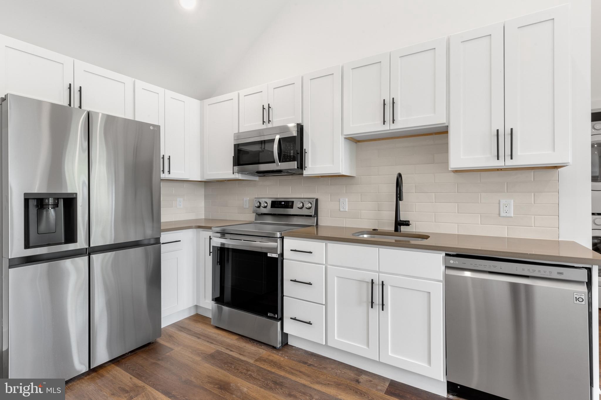 7037 Ridge Avenue, Unit 303 Philadelphia, PA 19128 - Photo 4 of 22