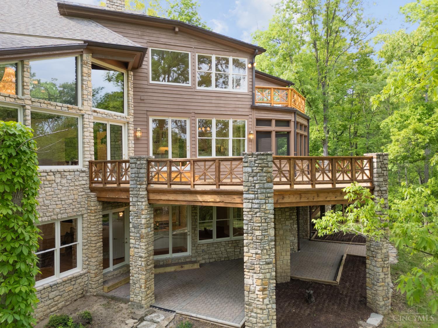 8690 Hopewell Road Cincinnati, OH 45242 - Photo 13 of 79