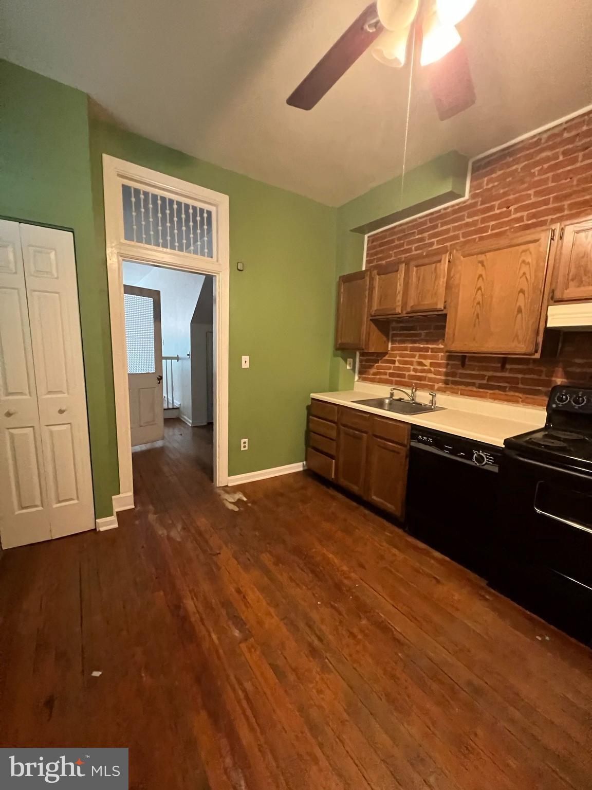 1276 Riverside Avenue Baltimore, MD 21230 - Photo 11 of 33