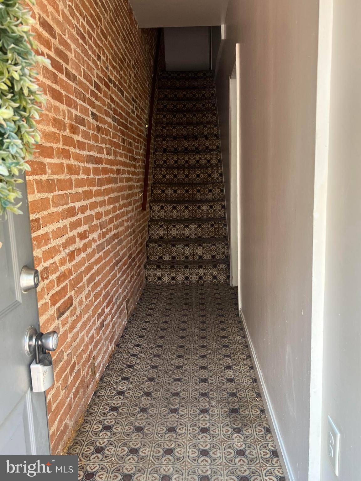 1276 Riverside Avenue Baltimore, MD 21230 - Photo 2 of 33