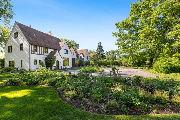 $2,595,000 | 283 West Laurel Avenue, Lake Forest, IL 60045
