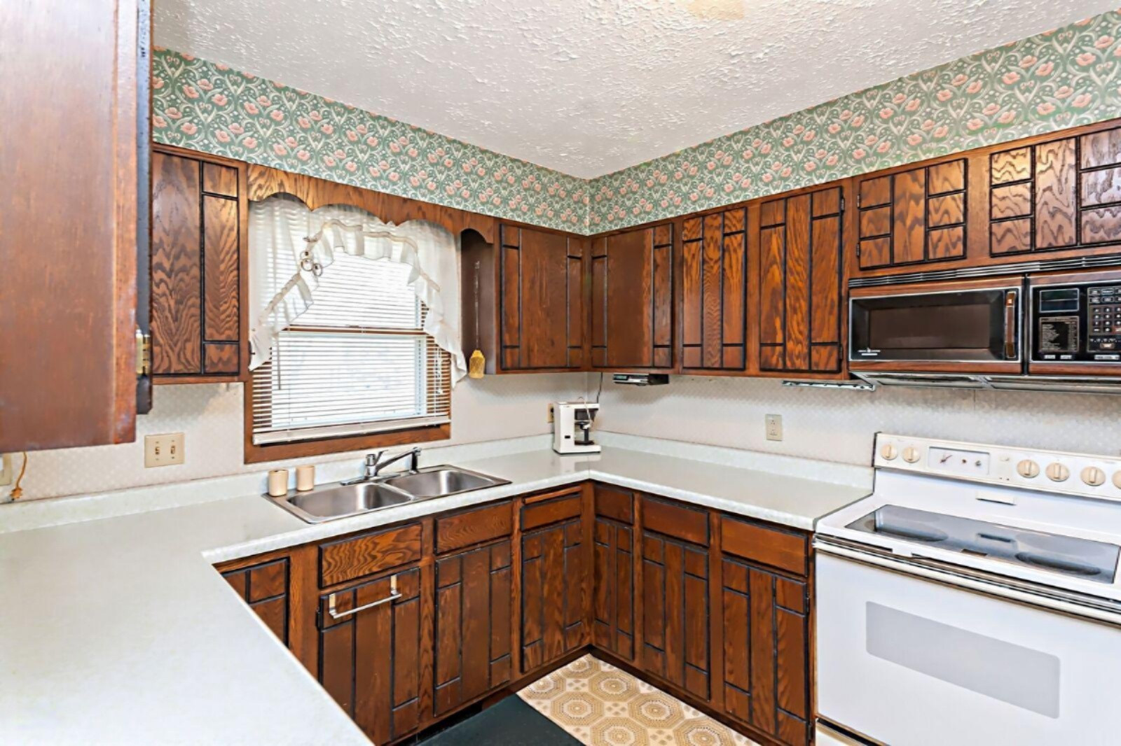 4990 Bundy Road Coloma, MI 49038 - Photo 8 of 24 DSC06638_pe_pe_preview.jpeg