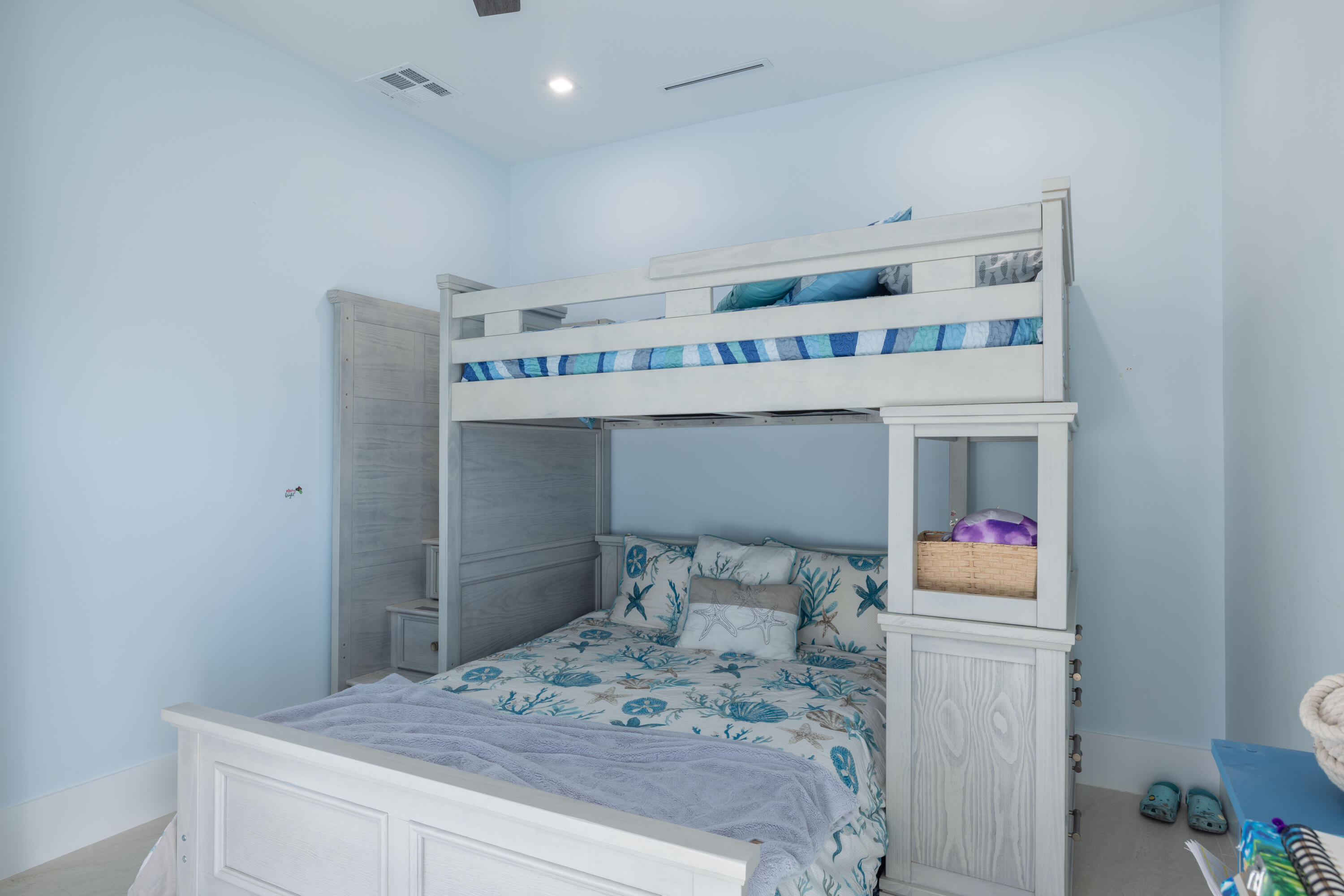 241 12th Street Key Colony Beach, FL 33051 - Photo 35 of 74 Guest bedroom