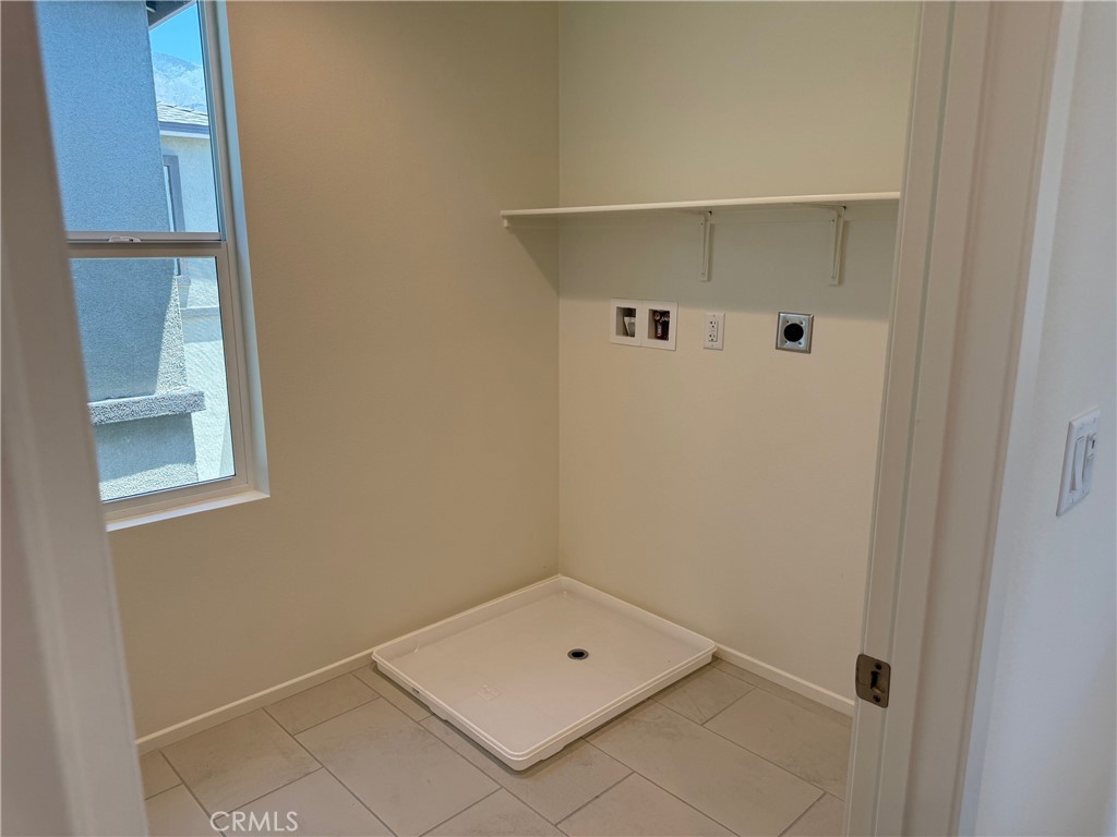 2246 Springmeadow Court Highland, CA 92346 - Photo 5 of 6